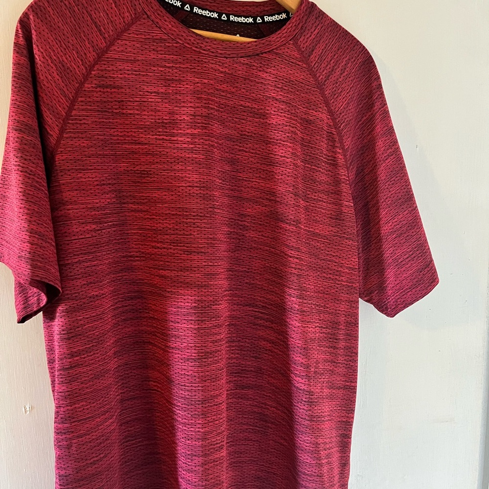 Reebok Men's Heathered Red Tee